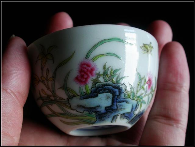 小而美的诱惑,赏雍正珐琅彩花卉纹卧足杯