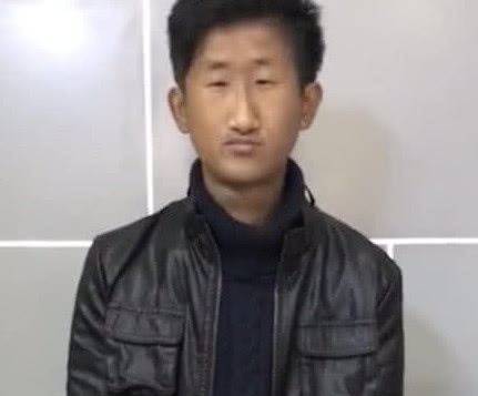 继“紧凑哥”走红后,又来了一个“宽松男孩”,网友炸锅了