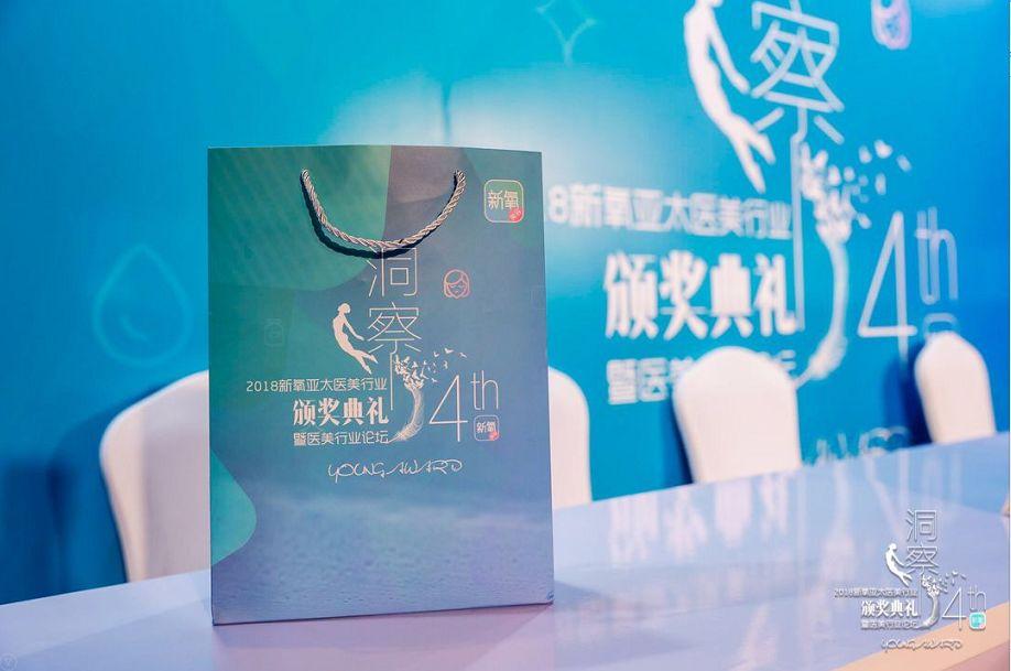 要说今年最受欢迎的黑莲花脸，换头失败的她当之无愧！