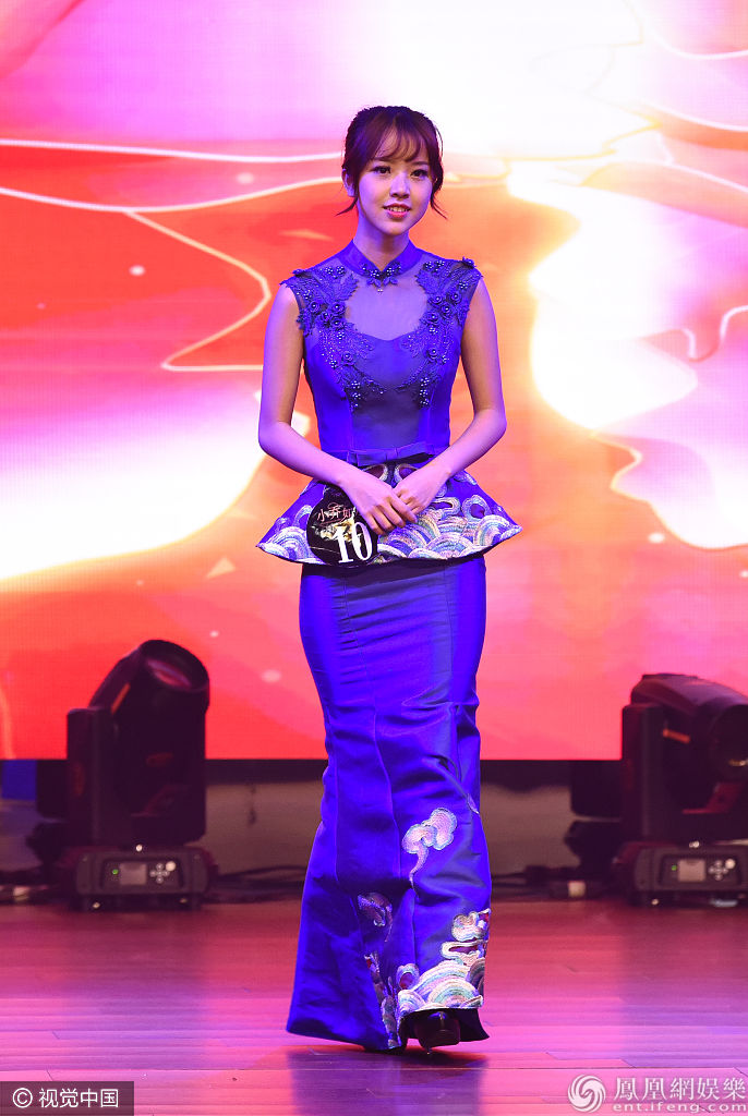 世界模特大赛总决赛美女云集 佳丽穿华服走秀身姿婀娜