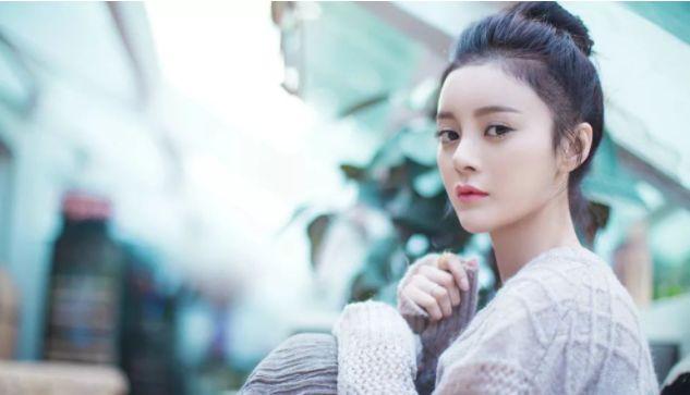 王凯初恋整成低配版沈梦辰！连她整形后遗症的朝天鼻也照搬了···