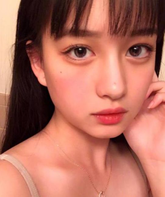 一夜爆红、屠版多个论坛的00后爆吹是新一代盛世美颜，但未修图…