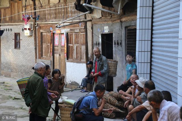 工地上的农民工那么辛苦,不考虑干其他行业吗?