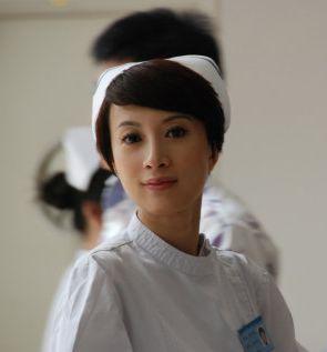 说自己天生只适合演公主，因为长得太洋气？是嫁入豪门给她的勇气吗？