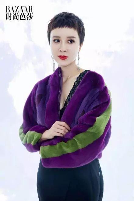 说自己天生只适合演公主，因为长得太洋气？是嫁入豪门给她的勇气吗？