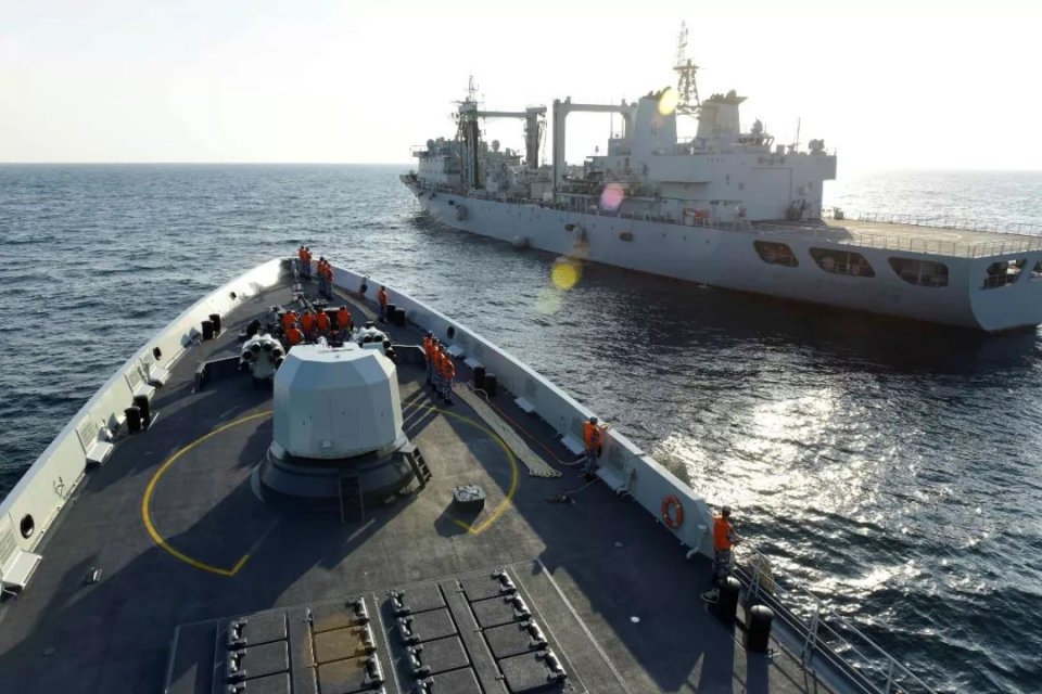 海军第三十、三十一批护航编队举行任务交接仪式
