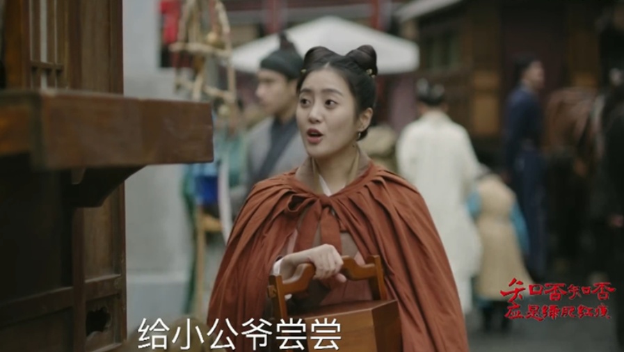 赵丽颖颜值被丫鬟吊打，导演被迫加磨皮，网友还说撞脸谢娜！