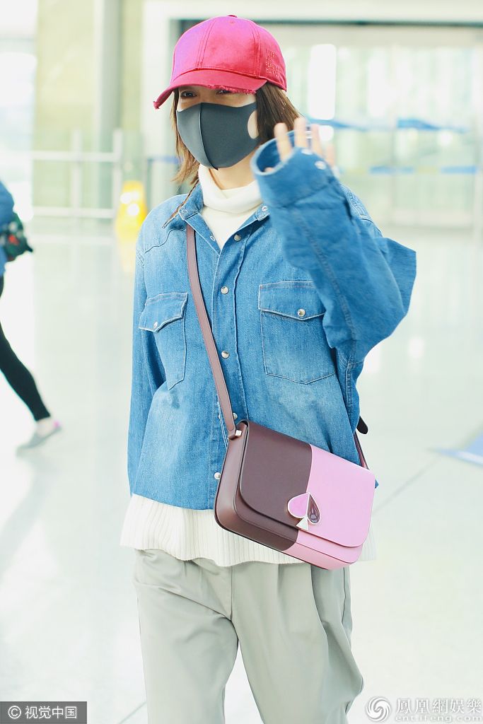 衣品在线!吴昕私服遭吐槽退出咸鱼 穿牛仔青春范变机场达人