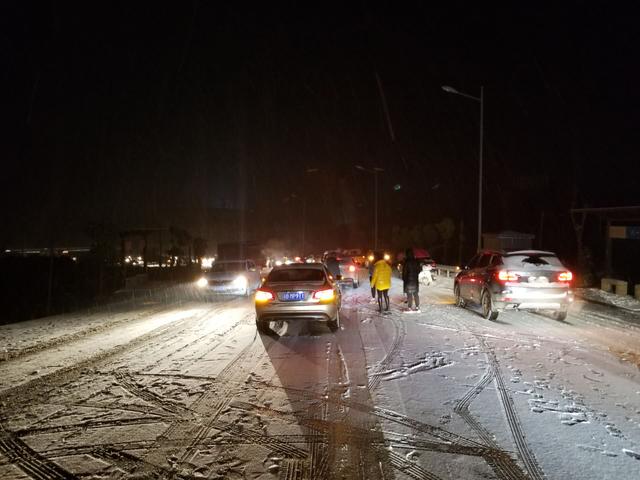 G65高速渝湘段紧急路况!渝东南片区所有车辆全部滞留沿线区县