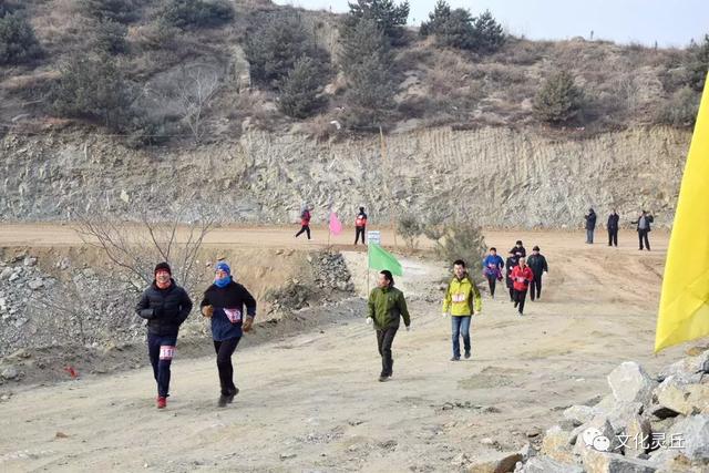 灵丘县举办2019年迎新年猫山登山赛