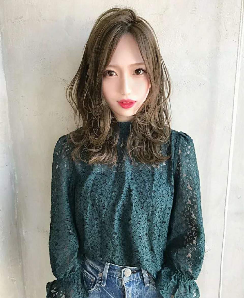 热烫比烫发好?冷烫v丸子过年有点a丸子,中丸子长发小两个发型图片