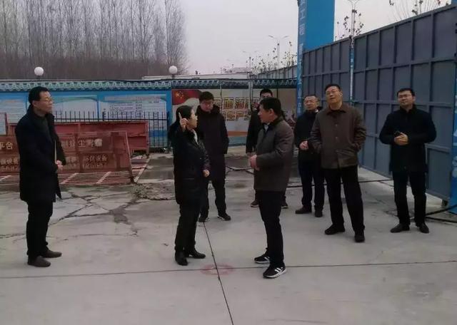 临颍县长赵丹等相关领导一行莅临祥龙凤凰城工地进行指导工作!