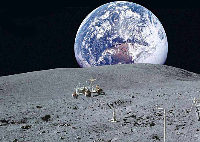 "嫦娥四号"探测器成功着陆,你知道月球车玉兔号吗?