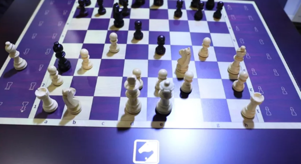 拥有“魔法”的机器人象棋Square Off亮相CES2019