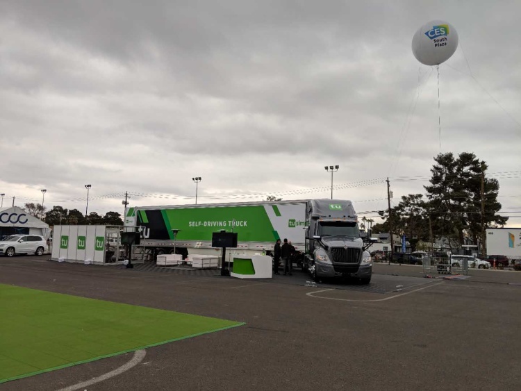 我问了一打无人车从业者,他们都说大规模落地要看中国