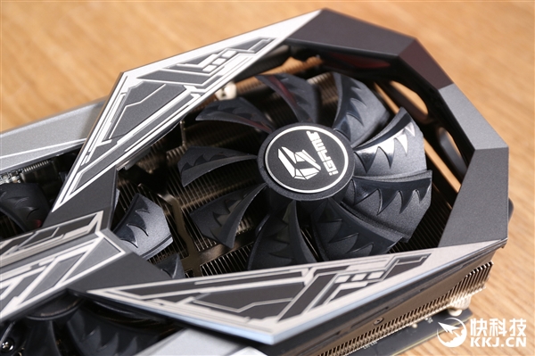 带一块屏幕 七彩虹iGame RTX 2060 Vulcan X OC拆解图赏