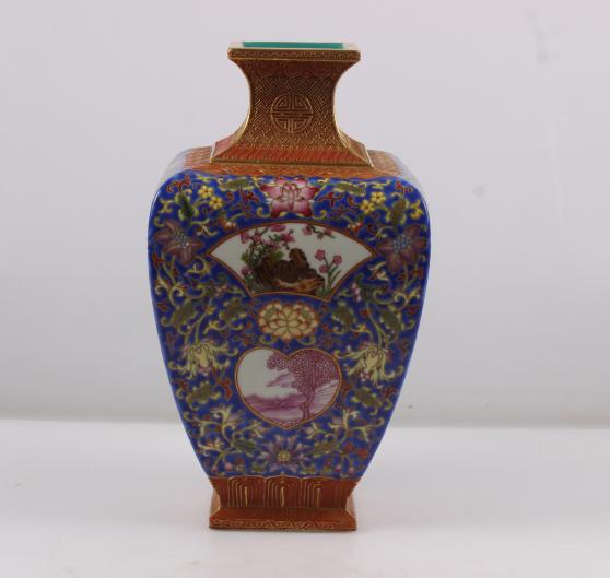 珐琅彩装饰画 珐琅彩西洋人物故事四方瓶__凤凰网