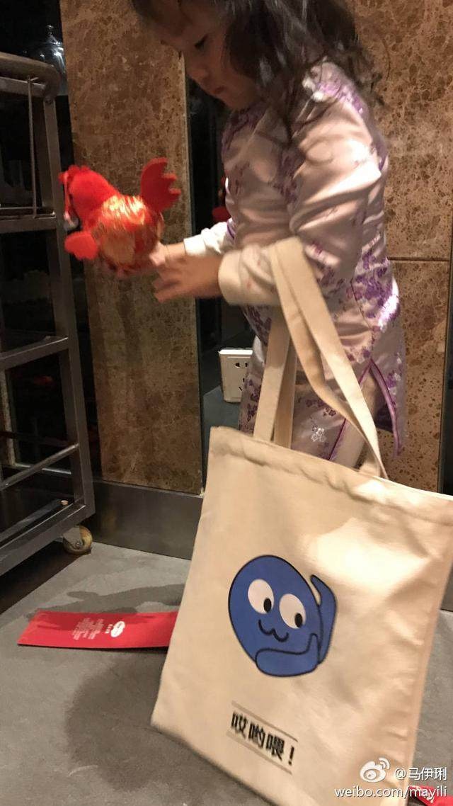 马伊琍晒小女儿旧照感慨她长太快，网友：小宝贝竟然已经5岁了！