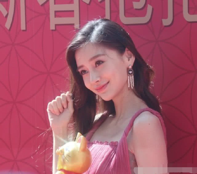 Baby希望猪年能休息陪儿子，还爆料儿子小动作非常可爱