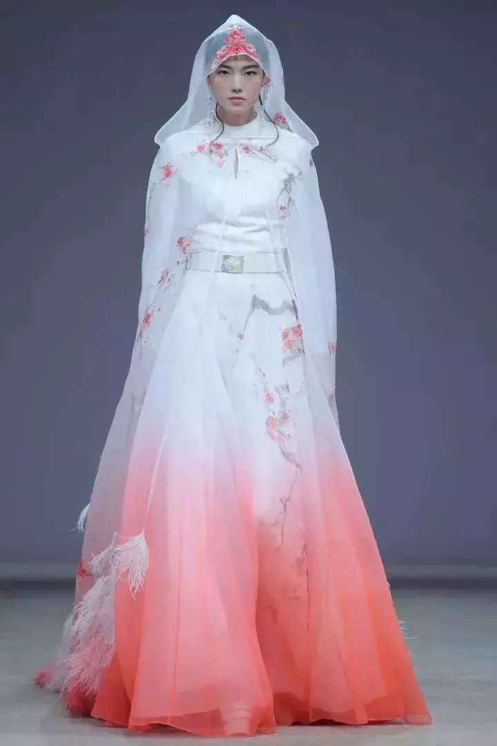 只有168的她,凭啥能成为老佛爷最宠爱的模特?