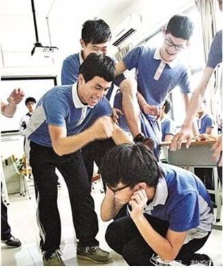 日本反自杀海报惹争议：看了更想死！