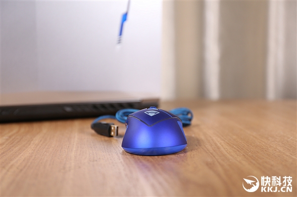 平民吃鸡利器！机械师耀M5游戏鼠标图赏