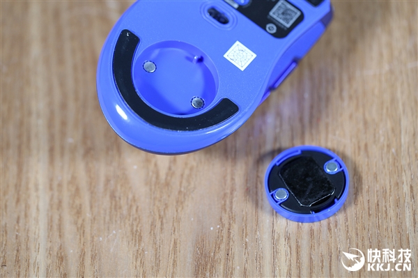 平民吃鸡利器！机械师耀M5游戏鼠标图赏