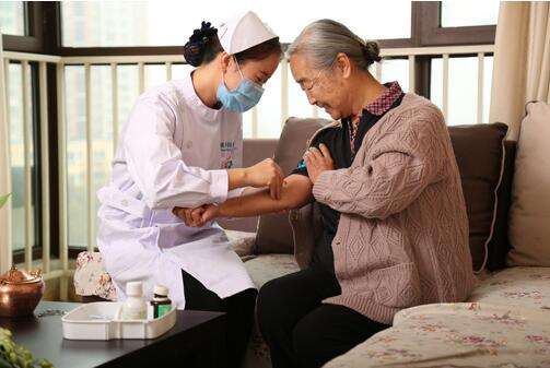 官宣版“网约护士”开始在北京上海等地试点，上门护理服务239元/次