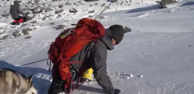 厉害了！吴京新片挑战雪峰登山，为角色跑去岗什卡训练半个月！
