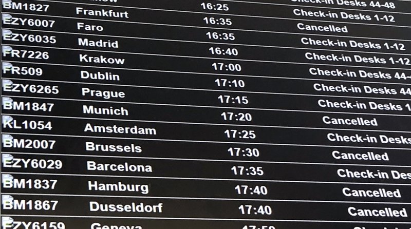英伦航空突倒闭 成英国脱欧期首家"阵亡"航空公司