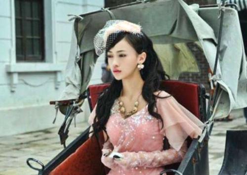 10年前吴谨言北电艺考现场照片,怪不得她是“魏璎珞”!