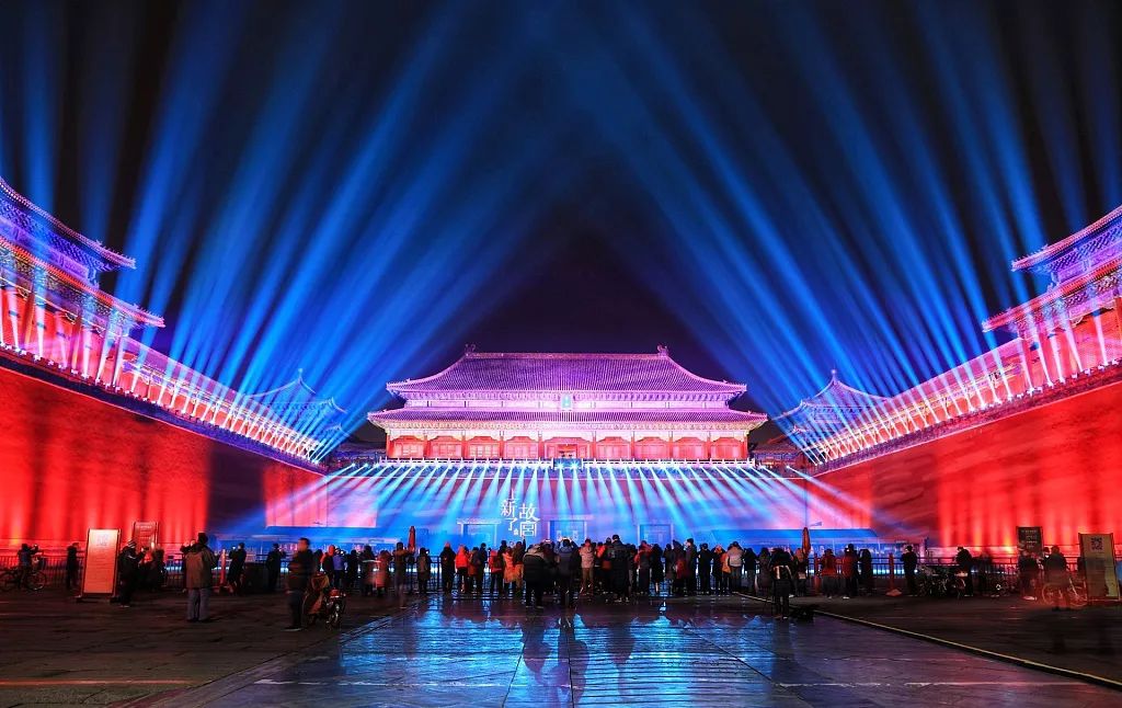 故宫94年来首开夜场，我们去现场看了它究竟有多美