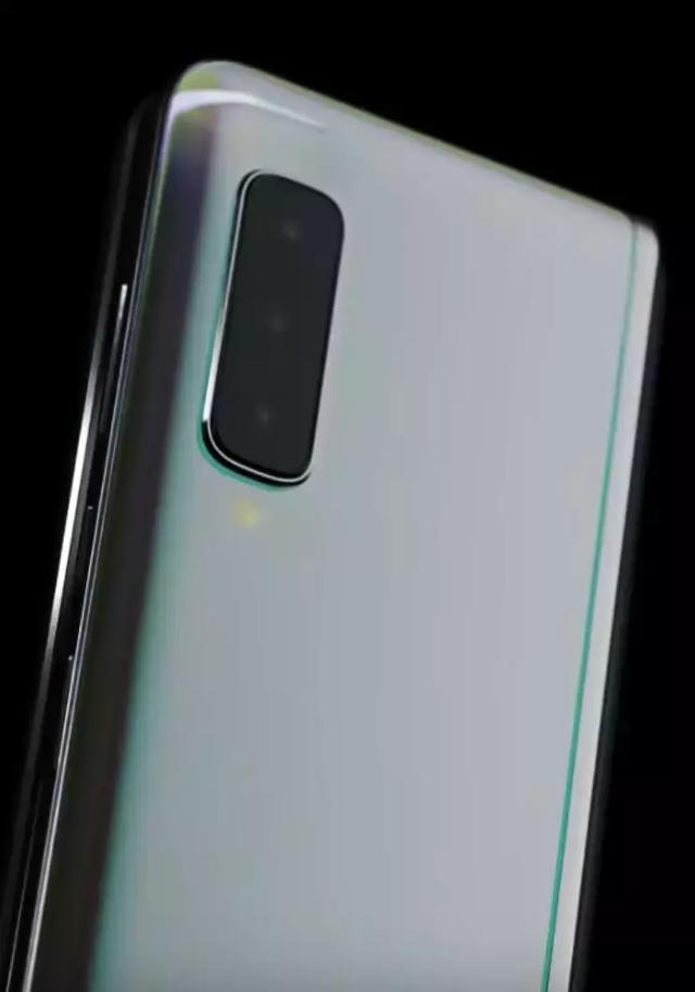 今天三星的S10发布会，感觉在逼宫iPhone……
