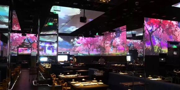 机械臂大厨+送餐机器人,北京人工智能海底捞餐厅开业!