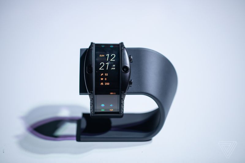 最前线｜华为折叠了屏幕，努比亚想让你“戴上”手机