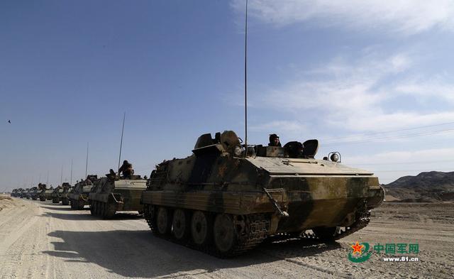 美国陆军喜提新式装甲车,防护大幅增强,远超之前所有型号
