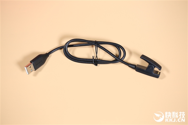 迪丽热巴代言 GARMIN指针式健康运动腕表开箱图赏