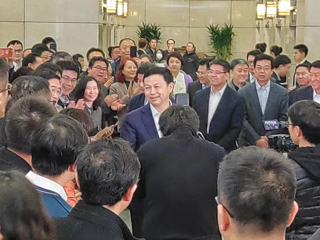 两运营商净利相差5倍，杨杰如何掌舵中国移动？