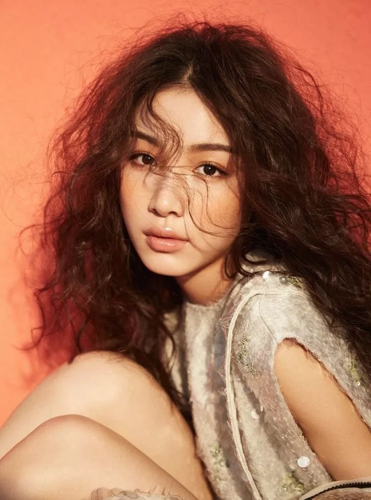 自曝换头的彭王者也是许凯的前任？让众女友撕X的家暴男劈腿史有点多呐…