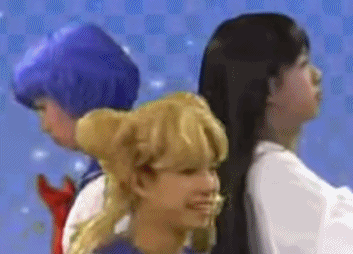 这几个老外大汉骚起来，让你知道什么是真正的行为艺术！