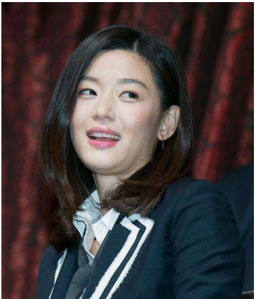 全智贤大儿子照片首度曝光，怎么偏偏这个部位长得像她？