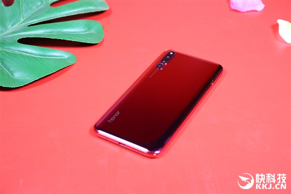 3D仿生感光+石墨烯散热！荣耀Magic 2 3D感光版图赏