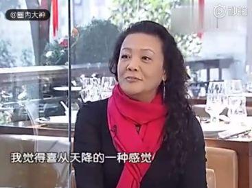 嫁了个假豪门，婆婆被监禁，只能带老公参加综艺捞金