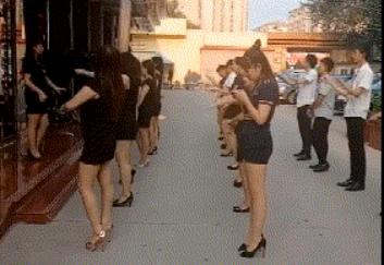 搞笑GIF:每天认真上班,保持一天都充满活力