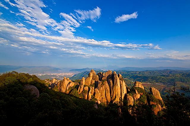 太姥山最壮观的峰峦景观——九鲤朝天