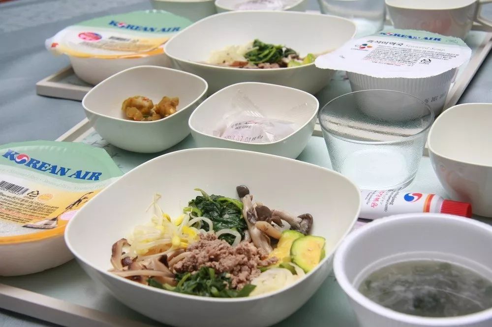 哪家经济舱的餐食最好骂？