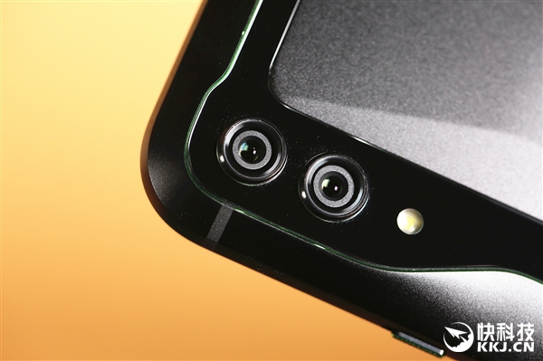 骁龙855+液冷3.0!黑鲨游戏手机2图赏