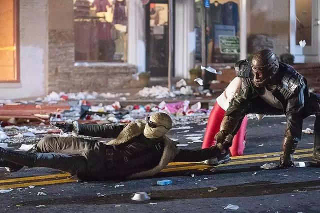 DC宇宙的暗黑十八禁,这个味道就对了