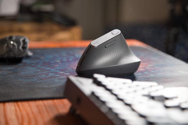 最佳办公鼠标?罗技 Logitech MX Vertical 垂直鼠标测评体验