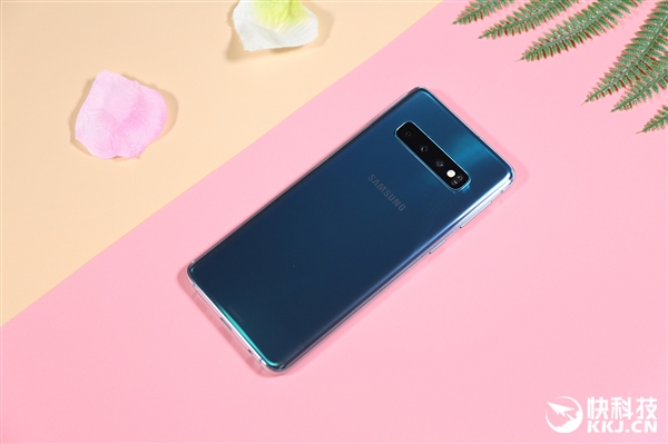 超感官全视屏旗舰！三星S10真机图赏